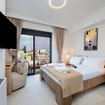 Sunhall Maisonette *