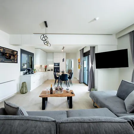 Sunhall Maisonette Huoneisto