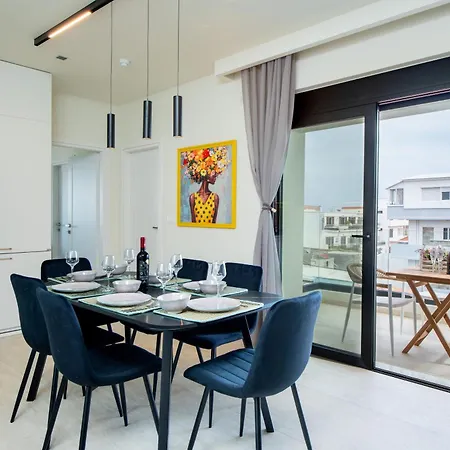 Huoneisto Sunhall Maisonette Rhodes City